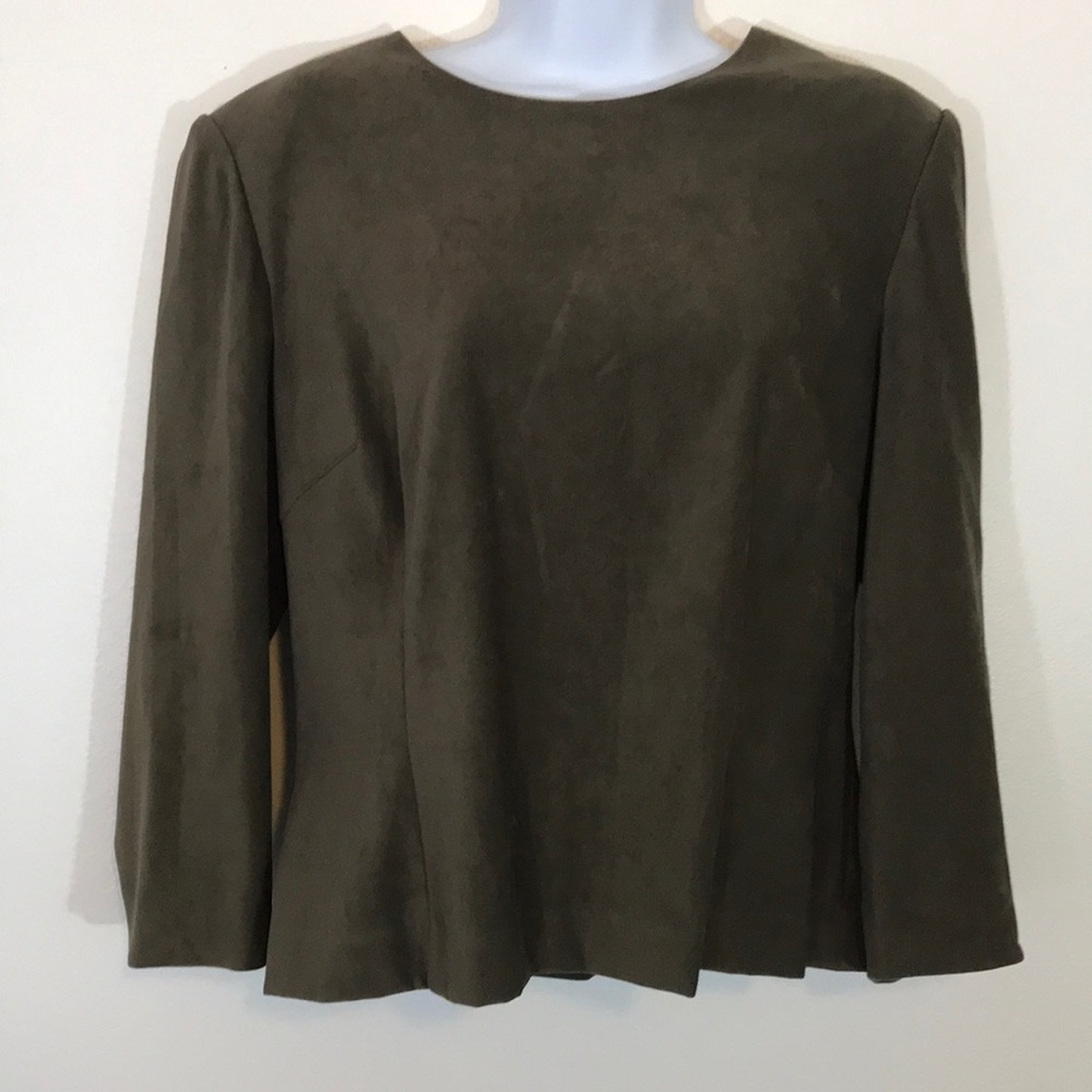 Maggy London. Ladies Size 12. Top